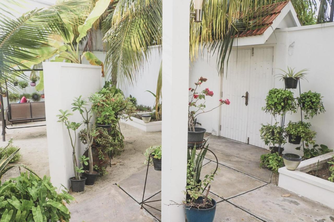 Fiyala Homestay Addu City Екстер'єр фото